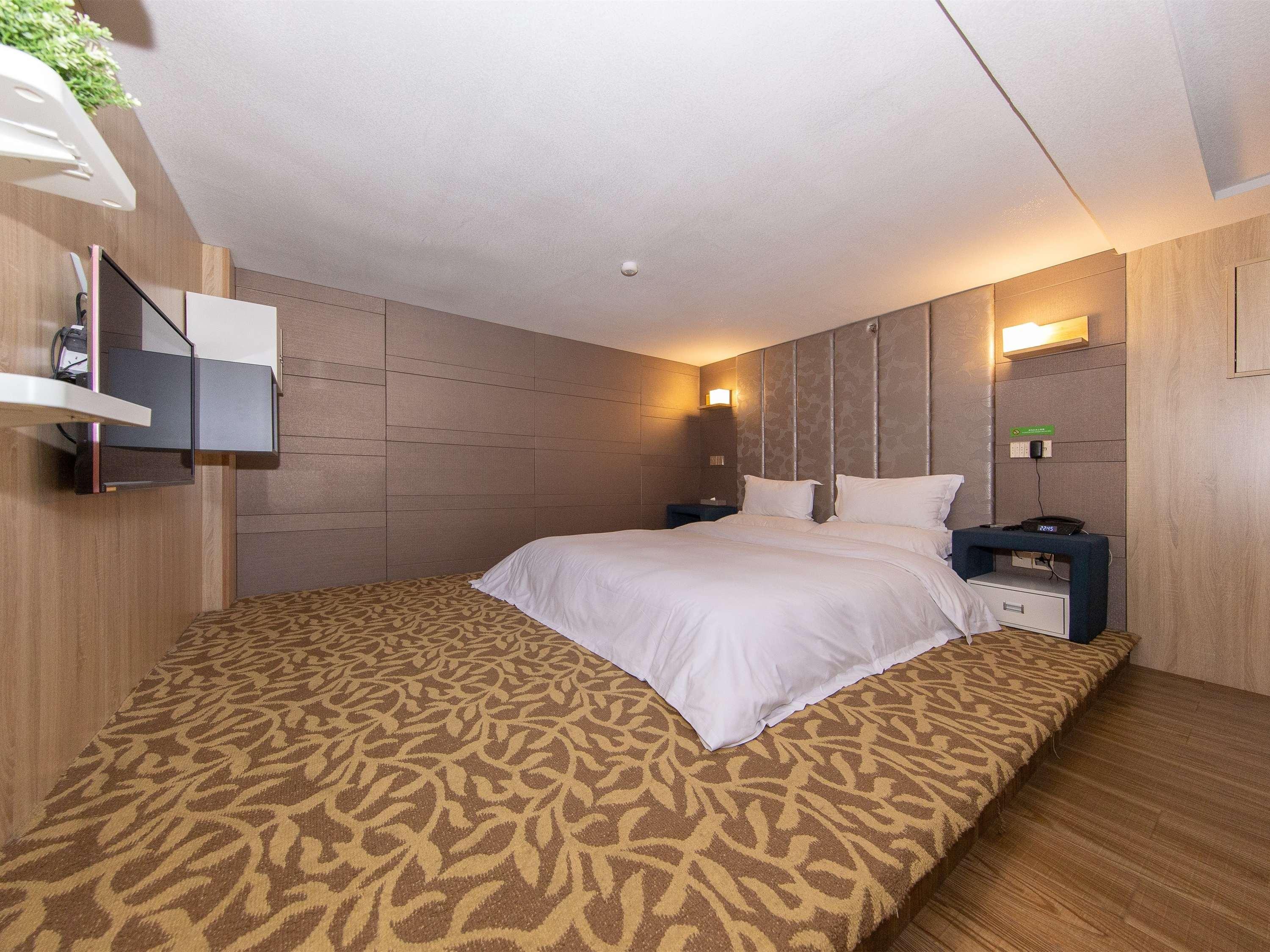 Ibis Styles Nantong Development Zone Shimao Plaza Hotel Eksteriør billede